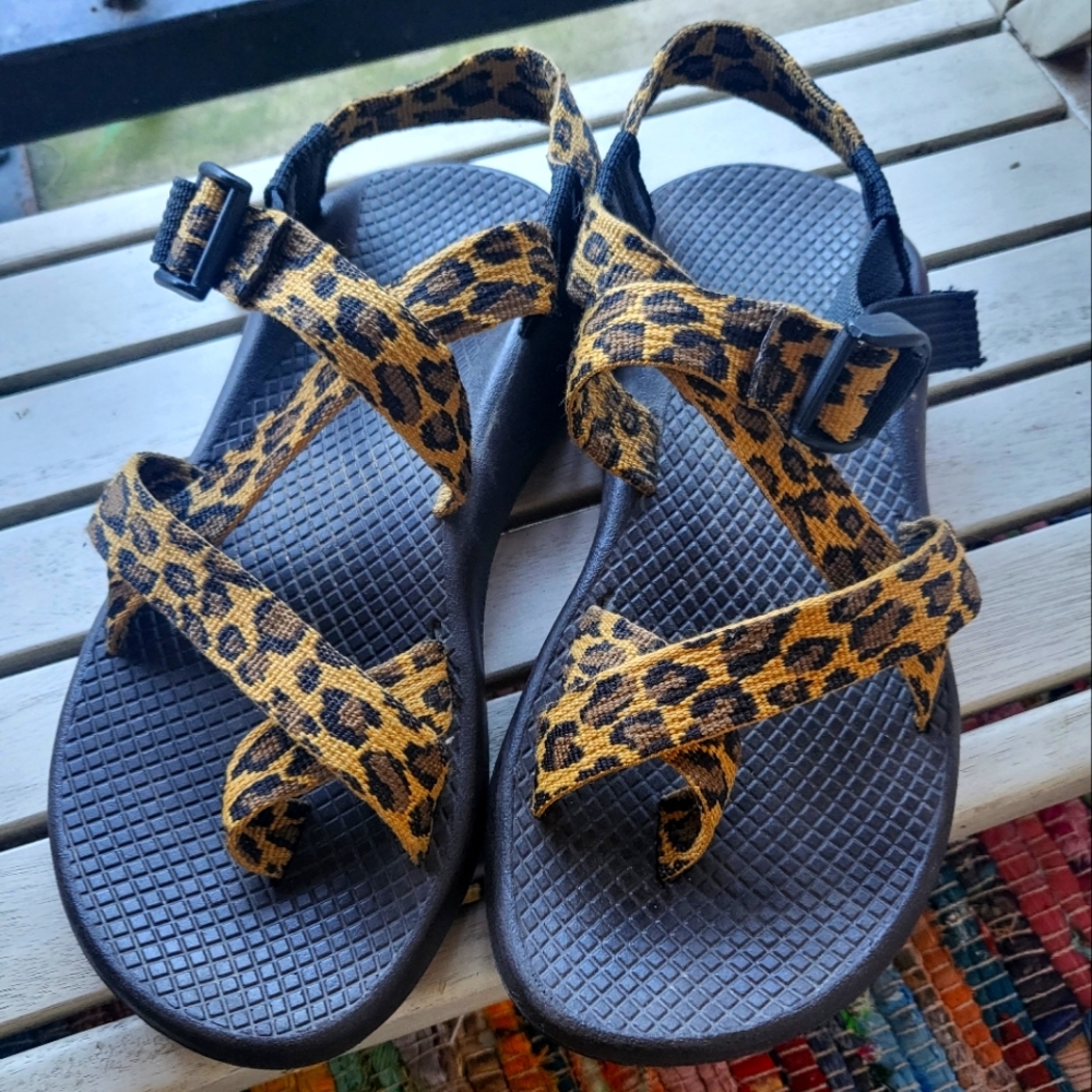 Chaco Vibram Hiking Water Comfort Sandals Leopard Animal Print Size W6
